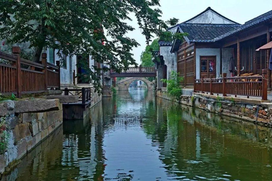 实探“新年第一妖股”深中华A，员工称不知为何大涨，“神秘人”提前布局